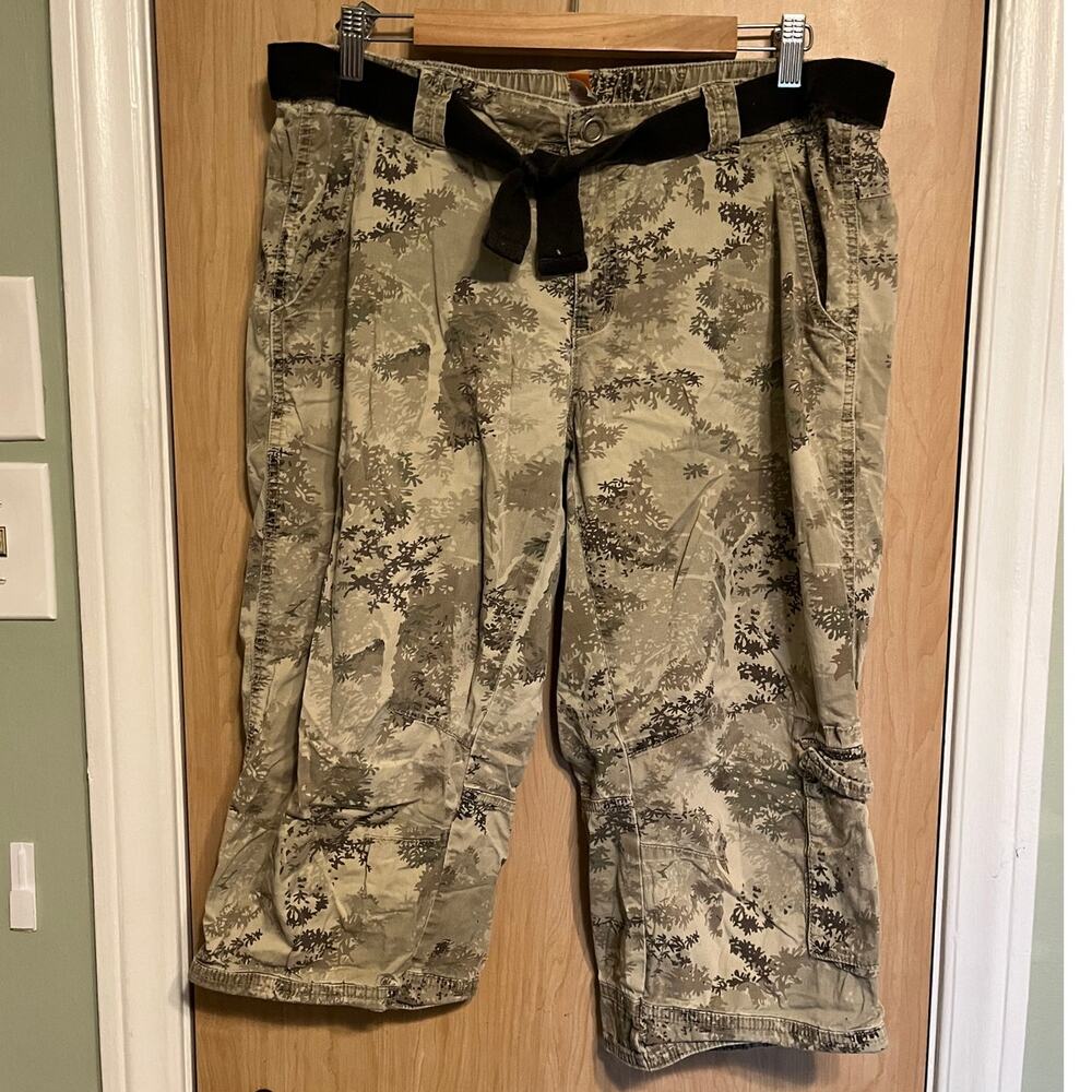 Lucy Y2K Camo Cargo Capris Grunge Skater Indie Large Belted
